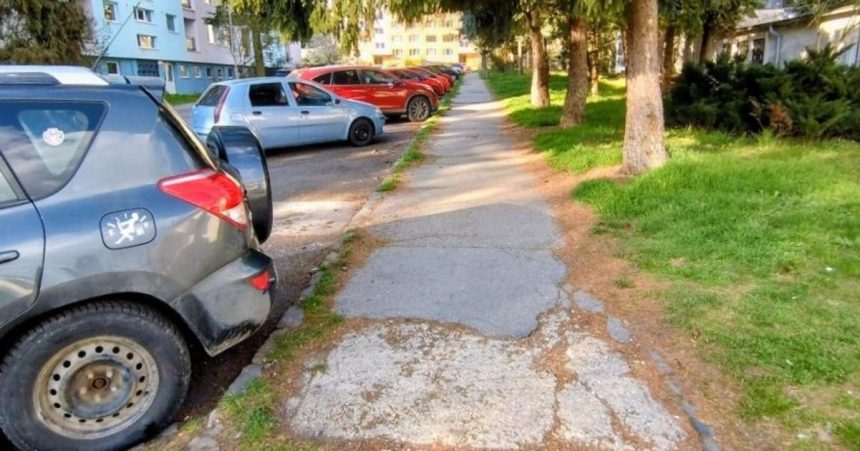 Mesto zacina s obnovou ulic v dvoch sidliskach pribudnu parkovacie miesta a zelem