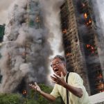 Muz ktoremu horela zena plac policajtov a povstanie generacie z pozrite si vitazov sutaze world press photo