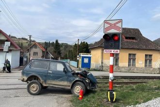 Na Orave sa zrazila zeleznicna supravna s automobilom zranenia nehlasia