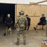 Nelegalna tovaren na cigarety posobila v byvalom druzstve Po rozsiahlej akcii skoncilo 20 osob vo vazbe