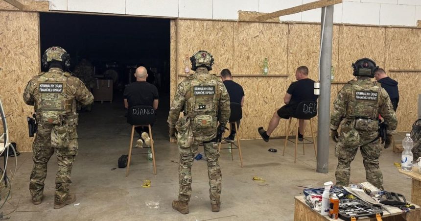 Nelegalna tovaren na cigarety posobila v byvalom druzstve Po rozsiahlej akcii skoncilo 20 osob vo vazbe