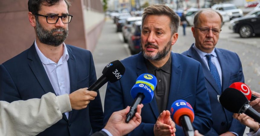 Pasivne su ministerstva nie mesta pomale cerpanie eurofondov suvisia aj s vladnymi vyjazdmi