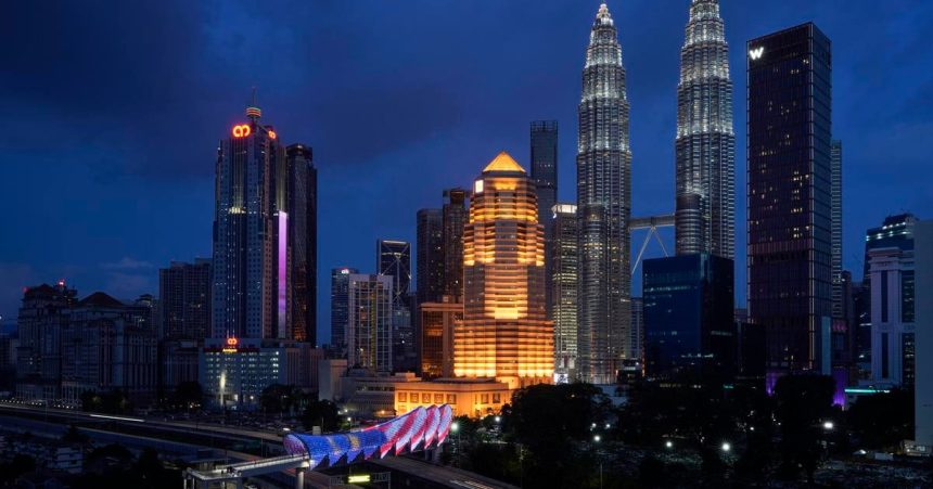 Statni zamestnanci v Malajzii budu kvoli energetickej krize pracovat z domu