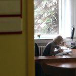 V okresnych mestach Bratislavskeho kraja budu urady 8 maja uzavrete