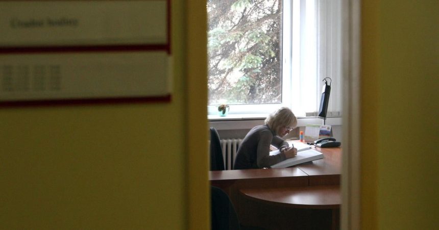 V okresnych mestach Bratislavskeho kraja budu urady 8 maja uzavrete