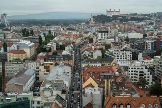 v bratislave zije pribline stotisic cudzincov magistrat ma strategiu na ich integraciu