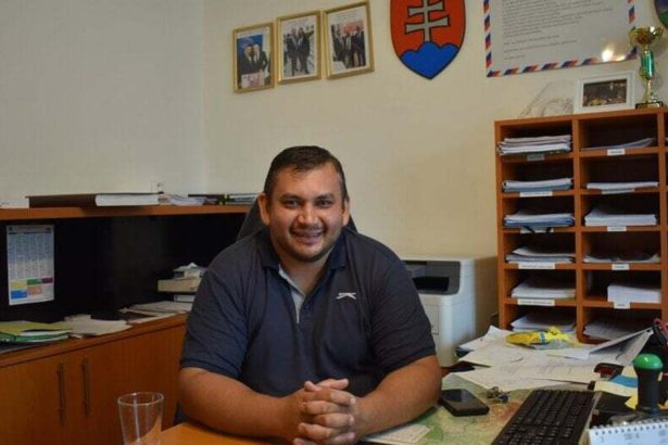 za uplatok 90 tisic eur podmienka a pokuta 20 tisic eur sud uznal vinu byvaleho starostu durdoa