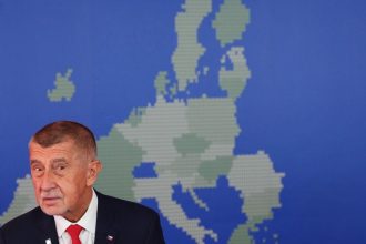 Babis kritizoval koalicnych Motoristov za sposob komunikacie