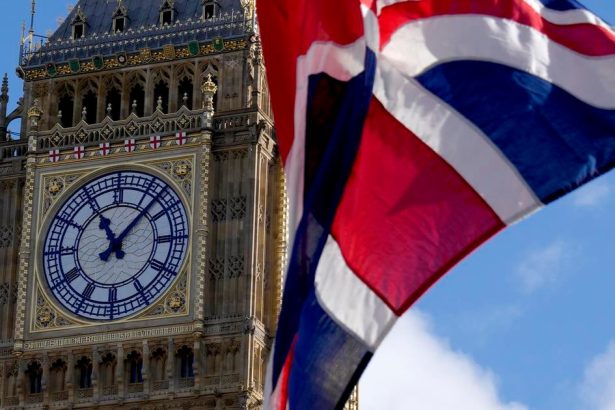 Britski odbornici navrhli stanovenie maximalnej teploty na pracoviskach