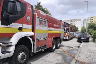 Drama v Novych Zamkoch Poziar zachvatil byt dvojica skoncila v rukach zachranarov