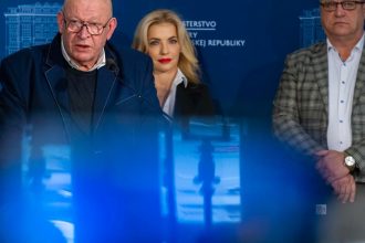 Dva mesiace v neistote nakoniec by Biela noc a Dotyky a spojenia mali ziskat financie z FPU kedy a kolko vsak nevedia