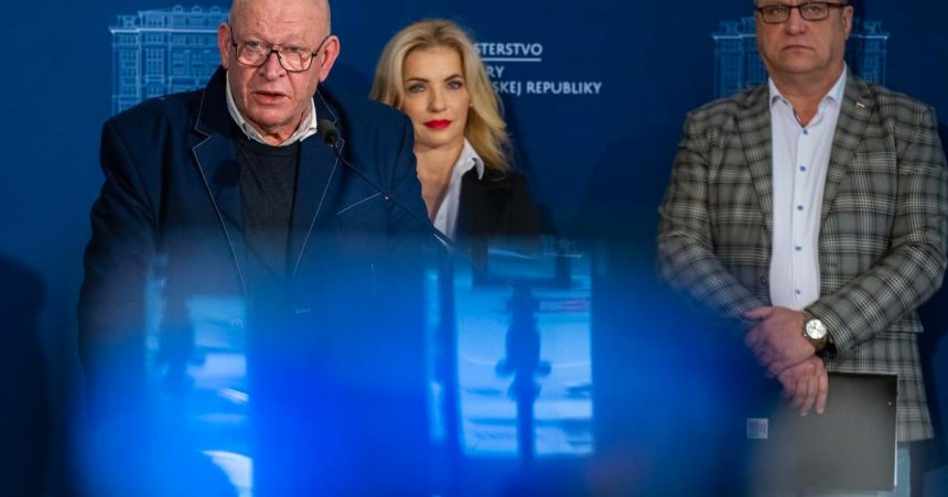 Dva mesiace v neistote nakoniec by Biela noc a Dotyky a spojenia mali ziskat financie z FPU kedy a kolko vsak nevedia