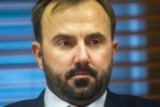Koalicie podla Kissaa uz priznava ze nevie dosiahnut svoje vlastne ekonomicke ciele