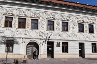 Lekara za drogy odsudili na sedem rokov odvolaci sud to zmenil na podmiencny trest Opaet pracuje v nemocnici