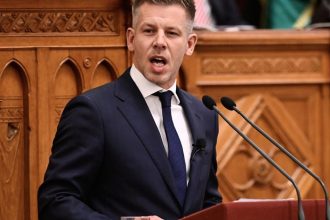 Madarsko odstranilo zatarasy pred sidlom premiera budova bude pristupna pre verejnost