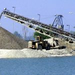 Na bagrovanie sedimentov z dna Dunaja udajne Taraba vybral Talianov