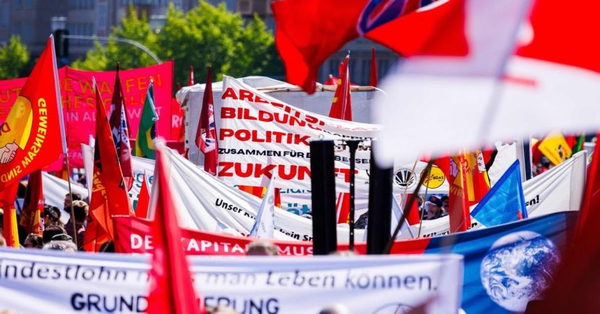 Najprv nasa praca az potom vase zisky Na prvomajovych protestoch v Nemecku sa zucastnili tisice ludi