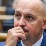 Opozicia sa snai zabranit nelegalnym poplatkom v zdravotnej starostlivosti