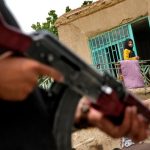 Pri utoku militantov na zakladnu v Pakistane zahynulo osem ludi 35 utrpelo zranenia