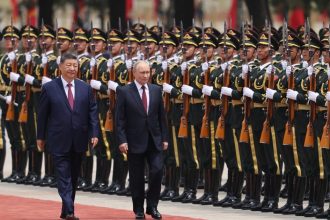 Putin sa v Pekingu stretol so svojim cinskym naproti kom Si Tin pchingom