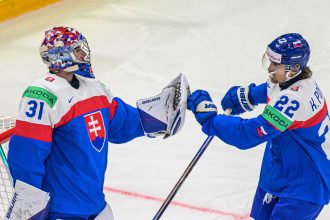 Trapenie so stastnym koncom Slovenski hokejisti vstupili do MS vitazne