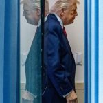 Trump na burze zaraba aj vdaka svojim statusom Pred zakonom ho chrani vynimka