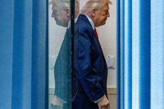 Trump na burze zaraba aj vdaka svojim statusom Pred zakonom ho chrani vynimka