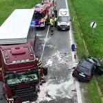 V okrese Svidnik doslo k zrazke osobneho auta s nakladnym autom Tri osoby sa zranili