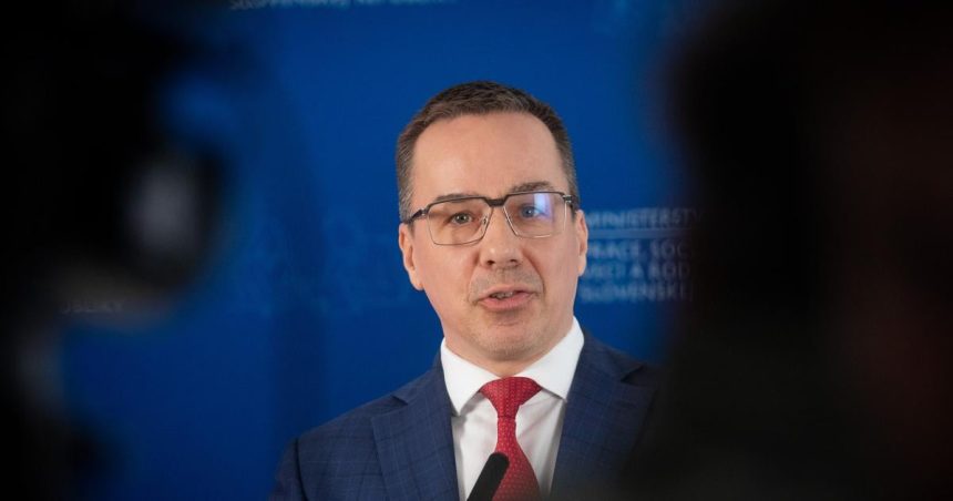 Zamestnavatelia ocenili boj proti zneuzivaniu pracovnej neschopnosti tvrdi minister Tomas