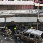 Zrazka vlaku s autobusom v Thajsku si vyziadala najmenej osem obeti