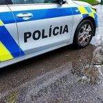 zosuv casti cesty obmedzil dopravu medzi novakmi a nitrianskymi sucanmi vodici musia pocitat so zdrzanim