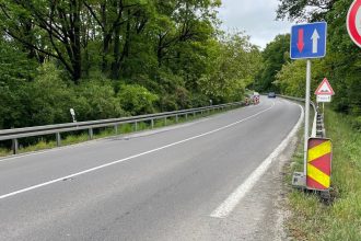zosuv na ceste pri novakoch opravi pripravuje sa rekonstrukcia prace si vyzadavaju obmedzenia dopravy