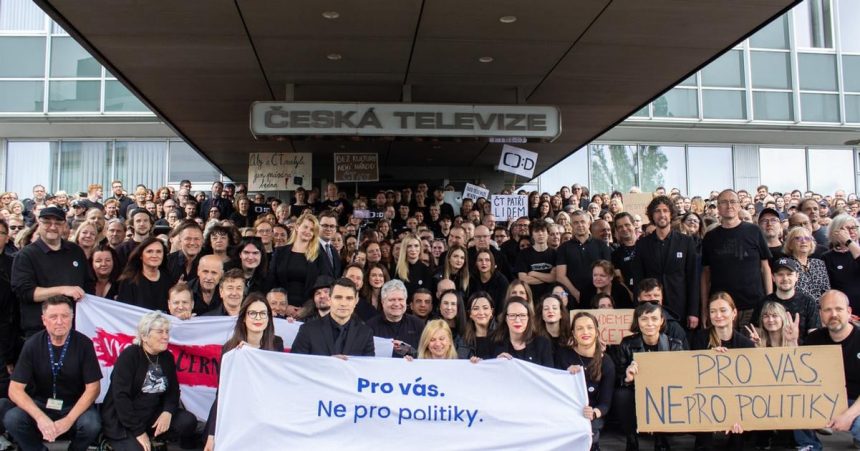 Babishova vlada rusi poplatky za televiziu a rozhlas Opozicia tvrdi ze ide o slovenske mafianske taktiky