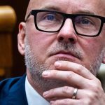 Co zaznelo v diskusiach Grohling vyzval prezidenta aby nevymenoval Radacovskeho ani Kmeca na posty velvyslancov
