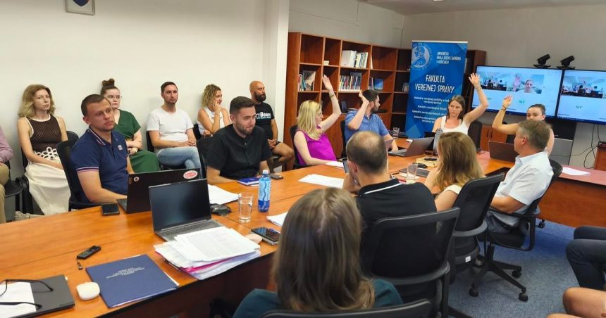 Drahy nabytok protezovanie a reality sou v kancelarii Na UPJS sa ostro bojuje o dekansku stolicu