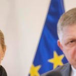Fico sa vybral do Pariza po recept na rast O pol roka neskor OECD hlasi ze ekonomika spomaluje