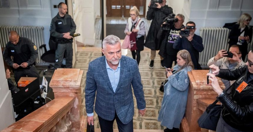 Gasparovi boli premlcane styri skutky Jeden uz bol v obzalobe