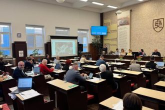 Koniec cakania do noci Handlovcania sa k slovu dostanu skor zmenili rokovaci poriadok zastupitelstva