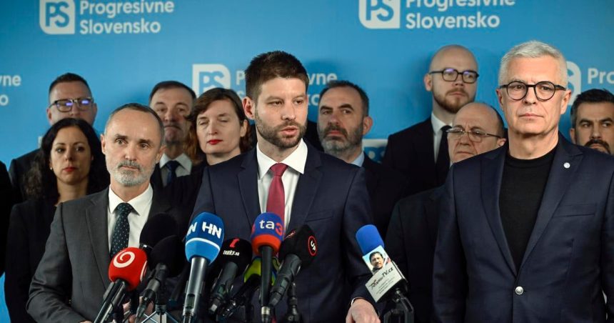 Ministerstvo skolstva podava trestne oznamenie na poslancov PS