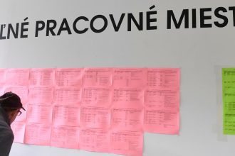 Na pracovny trh prichadzaju absolventi Ich predstavy sa casto stretavaju s realitou