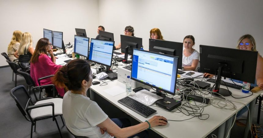Na referende sa moze zucastnit viac nez 433 miliona volicov