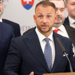 Nie sme povinni odpovedat denniku SME Sutaj Estok odmieta odpovedat na otazky o prenajme aut