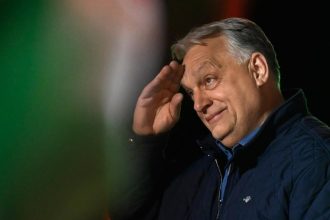 Orbn je pragmatik casto konal v sulade so zaujmami Ruska tvrdi Kreml