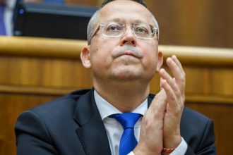 Poslanci podla oakvania neotvorili schodze o odvolavani ministrov Kamenickeho a Migala