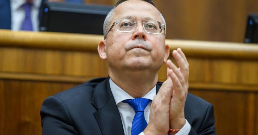 Poslanci podla oakvania neotvorili schodze o odvolavani ministrov Kamenickeho a Migala