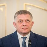Premier sa zastal syna Agentura Smer v ktorej je Fico mladsi kontatel nenaklada s verejnymi peniazmi