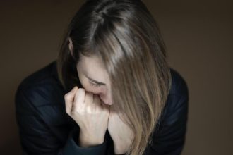 System ktory ma chranit zeny na Slovensku zlyhava tvrdi Koalicia pre ludske prava