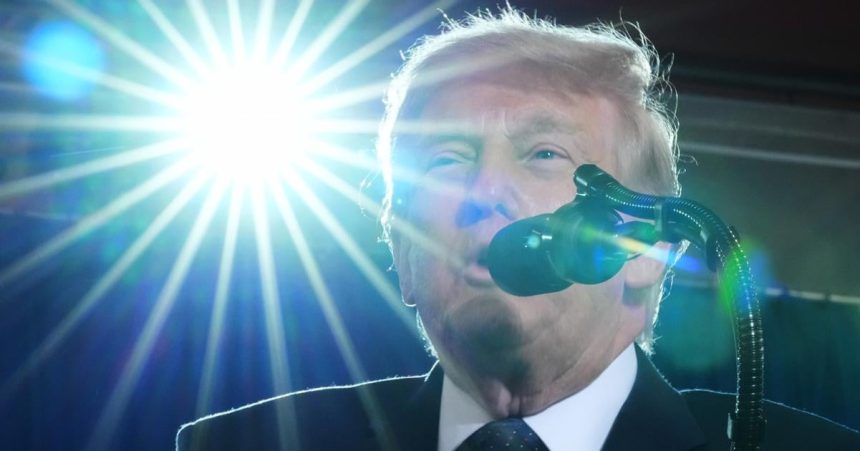 Trump oslavoval osemdesiatku MMA aj inflaciou Jeho nepopularita znervoznuje aj republikanov