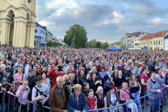 Uz o par dni do mesta pride hudobna legenda trojdnov oslavy budu sprevadzat rozne obmedzenia