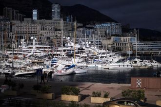 Vybuch v Monaku zranil troch ludi utocnik je na uteku cielom bol zrejme ukrajinsky oligarcha